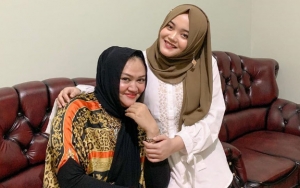 Putri Delina Sambangi Adik Bungsu, Begini Kabar Terbaru Anak Mendiang Lina dan Teddy