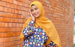 Nadya Istri Rizki DA Dikhawatirkan Netizen Gegara Hujan-hujanan Naik Motor, Ungkap Alasan Bungkam