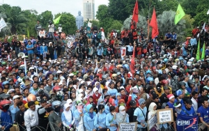 UMP 2021 Tak Naik Picu Kemurkaan Buruh, Kadin Beri Reaksi Menohok