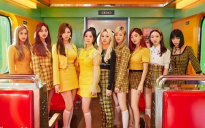 Kostum-Kostum Cantik TWICE Saat Tampilkan 'I CAN'T STOP ME' Jadi Perhatian