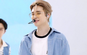 Gaya Kece Jimin BTS di Foto Teaser Album 'BE' Disorot, Bahu Terekspos Paling Curi Fokus