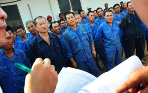 UU Ciptaker Izinkan Karyawan Asing Jadi Supervisor-Direktur Personalia