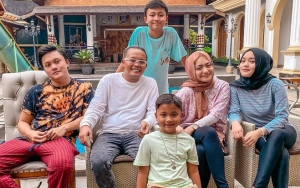 Jelang Menikah, Sule Pamer Foto Bareng Nathalie Holscher dan Anak-anaknya Sukses Bikin Haru