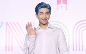 RM BTS Pose Ganteng di Teaser Foto Album 'BE', Benda-Benda di Kamar Curi Perhatian