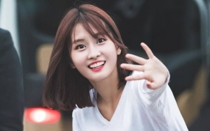 Momo TWICE Curhat Kalau Ia Selalu Gugup Sebelum Posting di Grup Chat Gara-Gara Ini