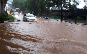 Upaya Tangani Banjir DKI, Anies Ingin Genangan Air Surut Dalam 6 Jam