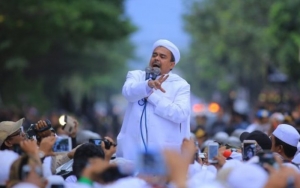 Kepulangan Habib Rizieq Picu Kerumunan, Satgas COVID-19 Bilang Begini