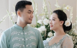 Pose Tidur Kembari Bayinya, Potret Zaskia Gotik 'Tepar' Kelelahan Dibocorkan Suami