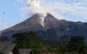 Gunung Merapi Keluarkan Suara Gemuruh, BPPTKG Ungkap Kondisi Sudah Lampaui Erupsi 2006