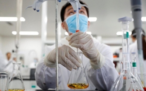 Heboh Mutasi Virus Corona Bikin Vaksin Tak Efektif, Guru Besar Unpad Buka Suara
