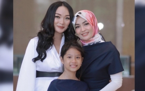 Beda Ibu, Wajah Cantik Putri Imel dan Bayi Zaskia Gotik Super Mirip Bikin Kagum
