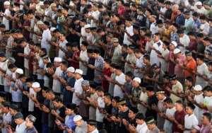 Habib Rizieq Buat Kerumunan Jumatan, Pemkab Bogor 'Galau' Beri Sanksi