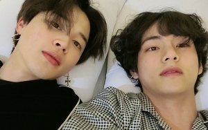 V BTS Maksa Dandani Jimin Pakai Lipstik, Uwunya Kelewatan