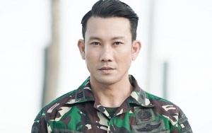 Denny Sumargo Akhirnya Pajang Foto Pernikahan, Sang Istri 'Bingung' Dapat Kado ini