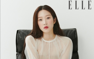 Moon Ga Young Imut Banget Pakai Kacamata Tebal dan Baju Kedodoran di 'True Beauty'