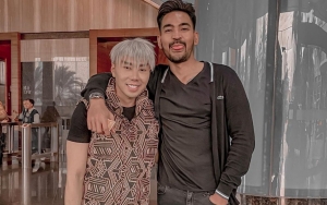 Tatapan Kosong Roy Kiyoshi Saat Pose Pegang Segelas Wine, Robby Purba Langsung Beri Peringatan Tegas