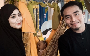 Taqy Malik Cium Tangan Kakek Berwajah Penuh Luka, Sikap Sherel Istri Cantik Dari Balik Cadar Disorot