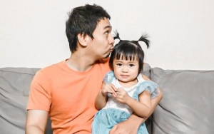 Heboh Alea Putri Raditya Dika Ejek Sang Papa 'Aneh' Saat Main Bareng, Beneran?
