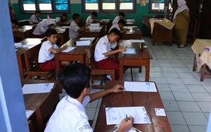 Ribuan Pelajar Surabaya Tes Swab COVID-19 Jelang Pembukaan Sekolah Tatap Muka