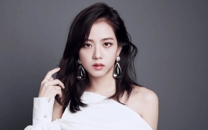 Jisoo BLACKPINK Keren Banget Pakai Mini Dress Seharga DP Cicilan Mobil