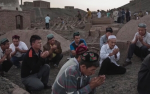 Paus Fransiskus Sebut Muslim Uighur Teraniaya, Ini Kata Tiongkok