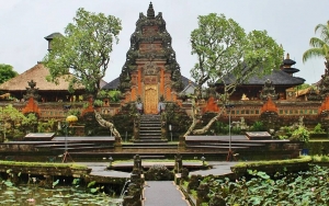 Pulihkan Sektor Wisata, Menhub Siapkan Fasilitas Khusus untuk 5 Bali Baru