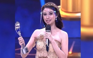 SCTV Awards 2020: Tak Percaya Menang, Yuki Kato Selebrasi Bak Miss Universe