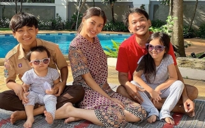 Ruben Onsu Masih Bisa Bersyukur Pasca Sarwendah dan 3 Anak Mereka Alami Insiden Mobil, Kok Bisa?
