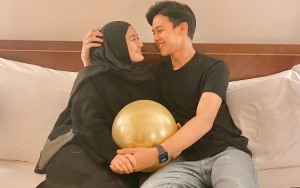 Dinda Hauw Cantik Berbusana Serba Hitam, Komentar Rey Mbayang Malah Bikin Ngakak