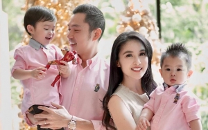 Harvey Suami Sandra Dewi Berkemeja Pink-Macho Aduk Semen, Bocoran Rumah Baru Puluhan Miliar Terkuak?
