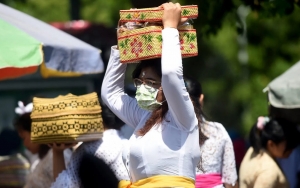 Angka COVID-19 di Jakarta dan Bali Naik, Pemda Diminta Setop Acara Kumpul-kumpul