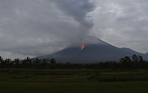 Gunung Semeru Meletus, Penerbangan di Jatim Masih Aman?  