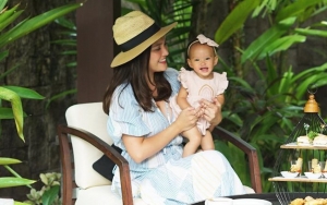Belum Genap Setahun, Bayi Shandy Aulia Berani Berenang hingga Menyelam