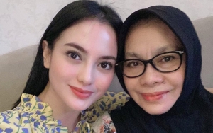 Banjir Ungkapan Duka Usai Ibunya Meninggal, Ririn Ekawati Beri Pesan Ini Untuk Netizen