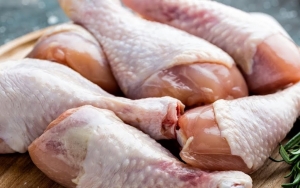 Daging Ayam Hasil Rekayasa Laboratorium Bakal Dijual di Singapura