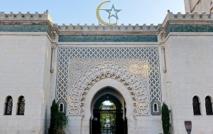 Diduga Sarang Radikalisme, Prancis Bakal Razia Puluhan Masjid