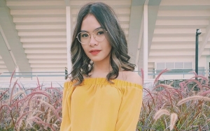Putri Iis Dahlia Pamer Gaun Terbuka Hingga Pundak Mulus, Reaksi Dicap 'Orang Kampung' Bikin Salut