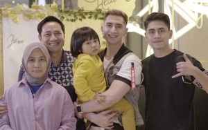Jarang Disorot, Ibu Tiri Verrell Bramasta Cantik Berhijab-Miliki Jabatan Tinggi Saingi Venna Melinda