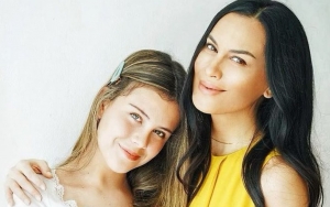 Sophia Latjuba Pamer Pose Elegan Bareng Si Putri Bule Cantik, Disebut Vampir Bak Kakak Adik