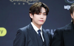 MAMA 2020: Penampilan Beda V BTS Selama Pidato Picu Dugaan Ini