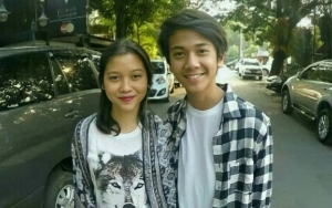 Kencan di Depot, Gaya Iqbaal Ramadhan dan Zidny Merakyat Bak Couple Goals
