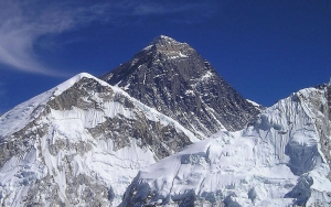 Pengukuran Terbaru Puncak Everest Bertambah Tinggi, Berapa Meter?