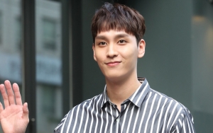 Choi Tae Joon Pacar Park Shin Hye Dipuji Ketahuan Diam-Diam Lakukan Ini Saat Wamil