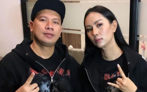 Kocak, Vicky Prasetyo Panggil Pramugari 'Suster' Bikin Kalina Oktarani 'Tepok Jidat'