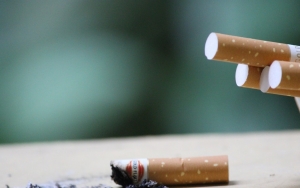 Sri Mulyani Umumkan Cukai Rokok Resmi Naik 12,5 Persen Tahun 2021