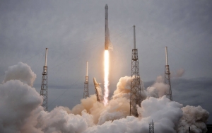 Diskusi dengan Elon Musk, Jokowi Tawarkan RI Jadi Tempat Peluncuran Roket