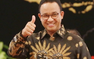 Anies Baswedan Positif COVID-19 Lebih Dari 2 Pekan, Anak Istri Jenguk Dari Balik Jendela