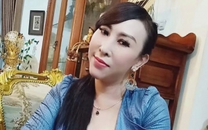 Sempat Diisukan Berselingkuh, Henny Mona Ungkap Sosok Pria Yang Mesra Dengannya