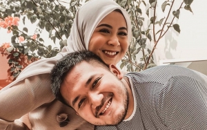 Sebentar Lagi Menikah, Calon Suami Kesha Ratuliu Ternyata Belum Tuntas Kuliah