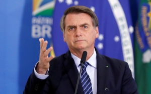 Presiden Brasil Tolak Vaksin Corona: Bisa Ubah Manusia Jadi Buaya